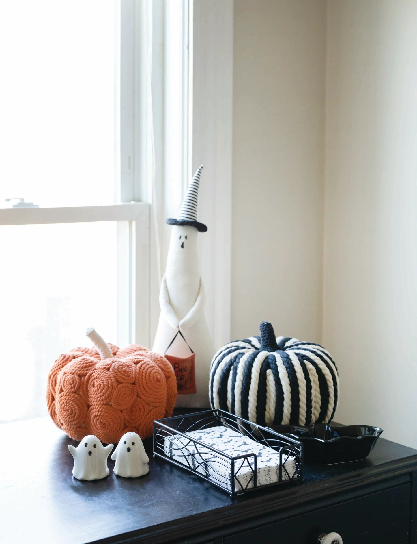 Halloween Ghostly Salt & Pepper Set