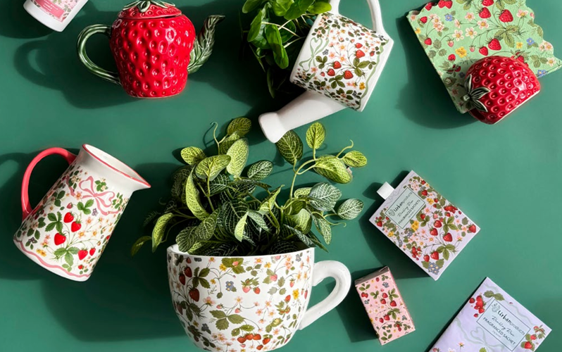 Strawberry Mug Red 9cm - Late September Drop