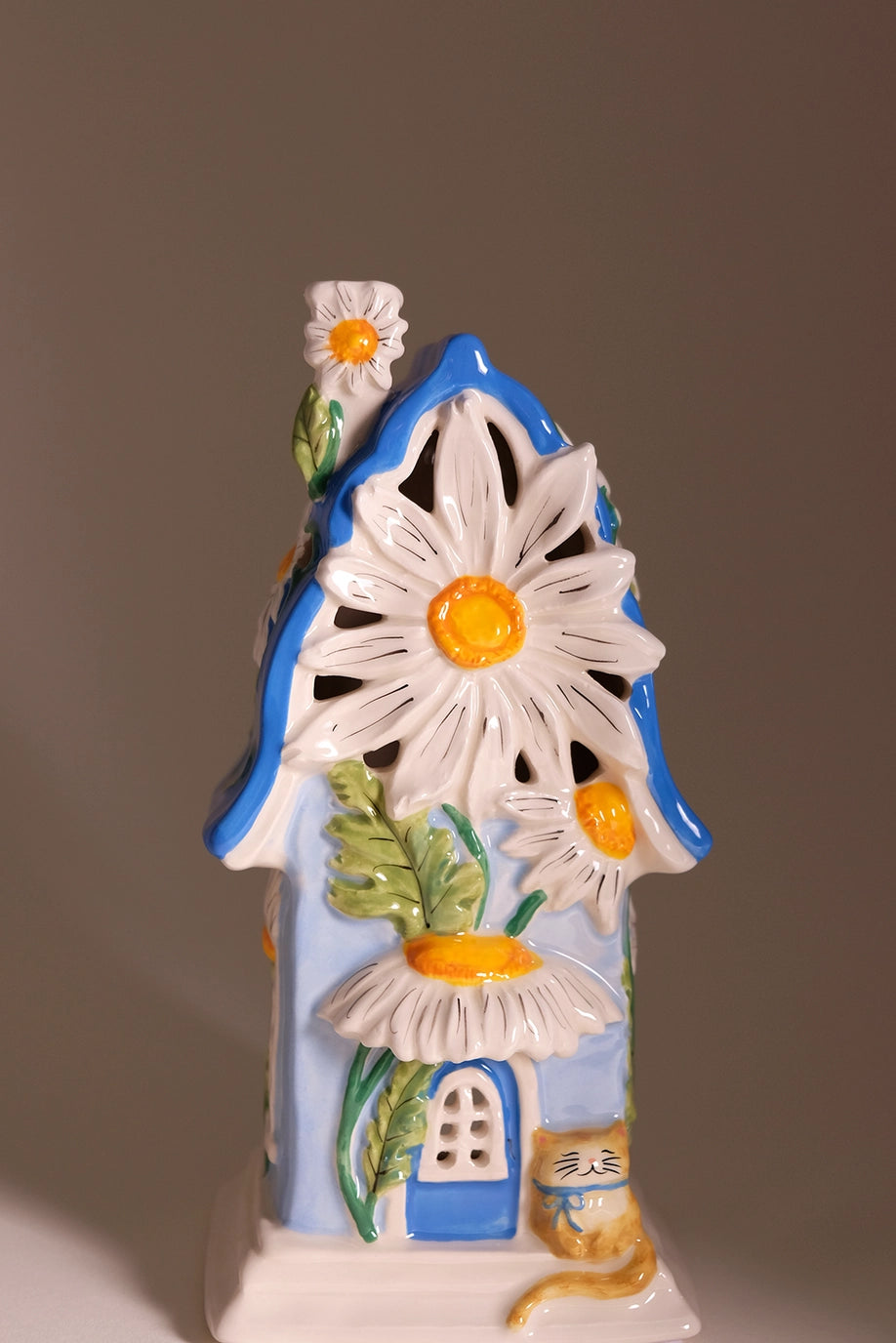 Daisy Garden Cottage - Arriving in Store Late May