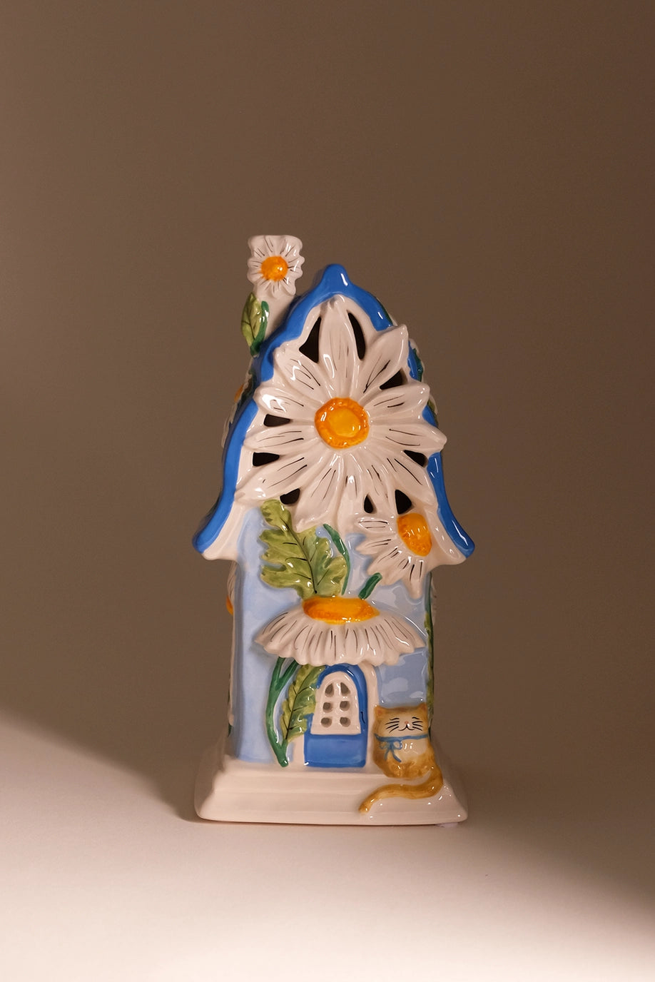 Daisy Garden Cottage - Arriving in Store Late May