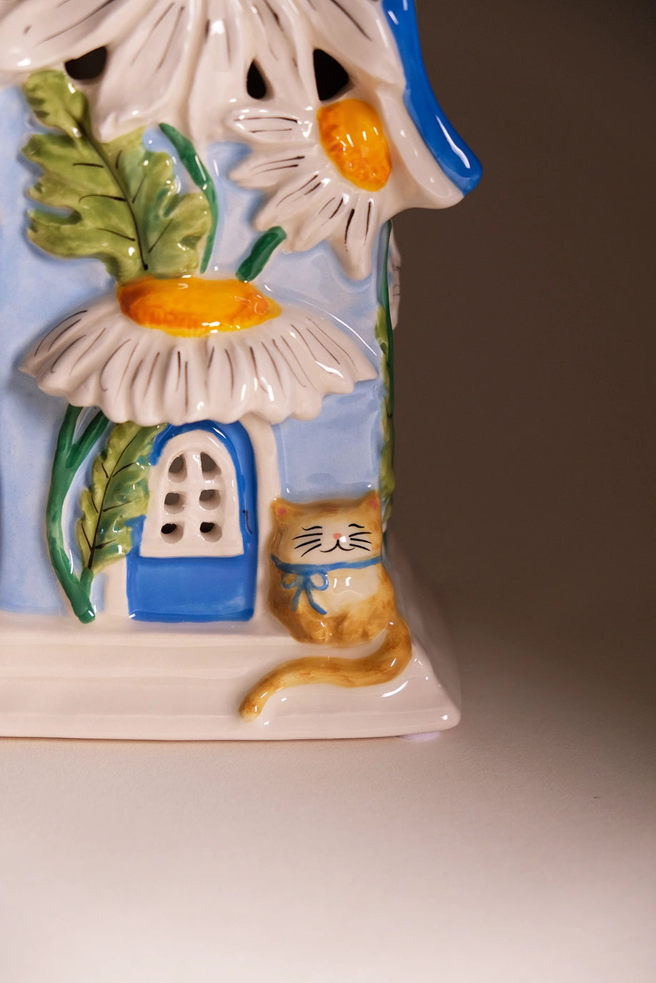 Daisy Garden Cottage - Arriving in Store Late May