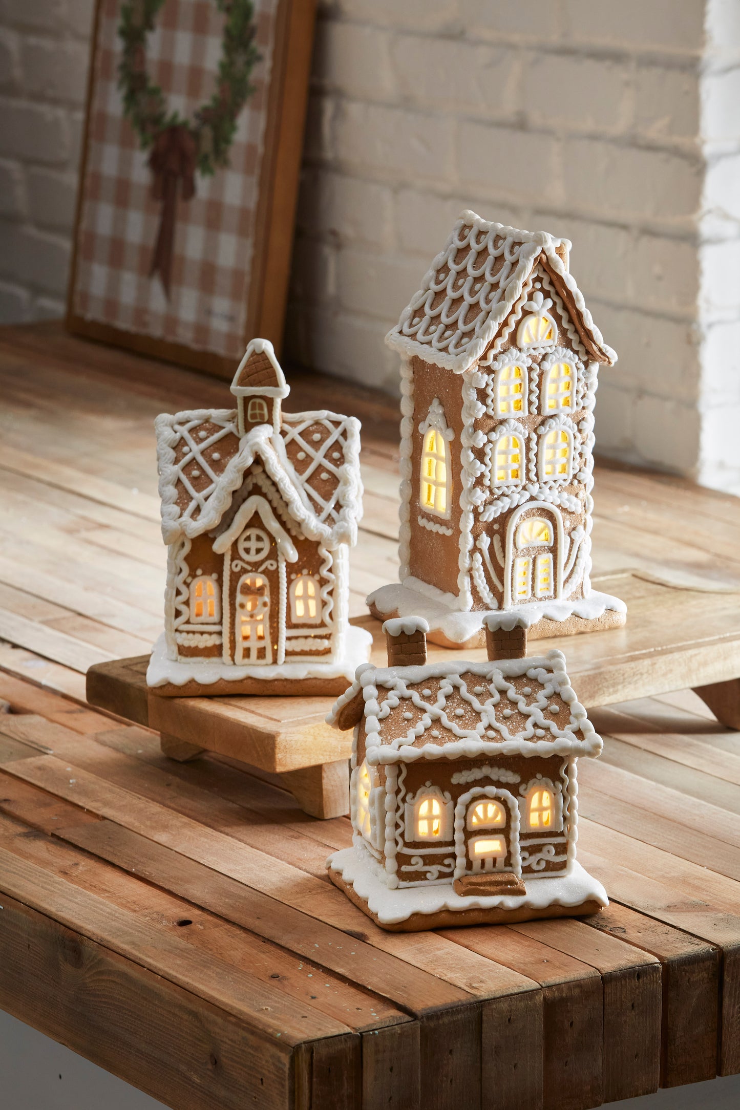 Lighted Gingerbread House 20cm