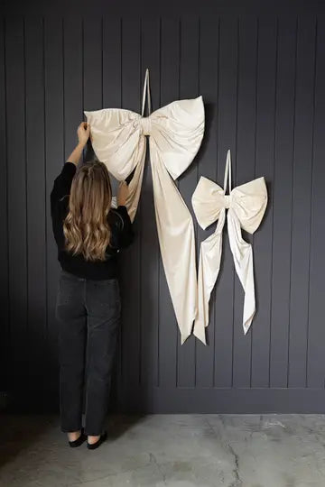 Manor House Grand Cream Velvet Bow