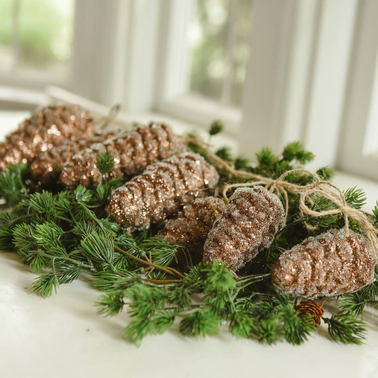 20" BROWN HANGING PINECONES