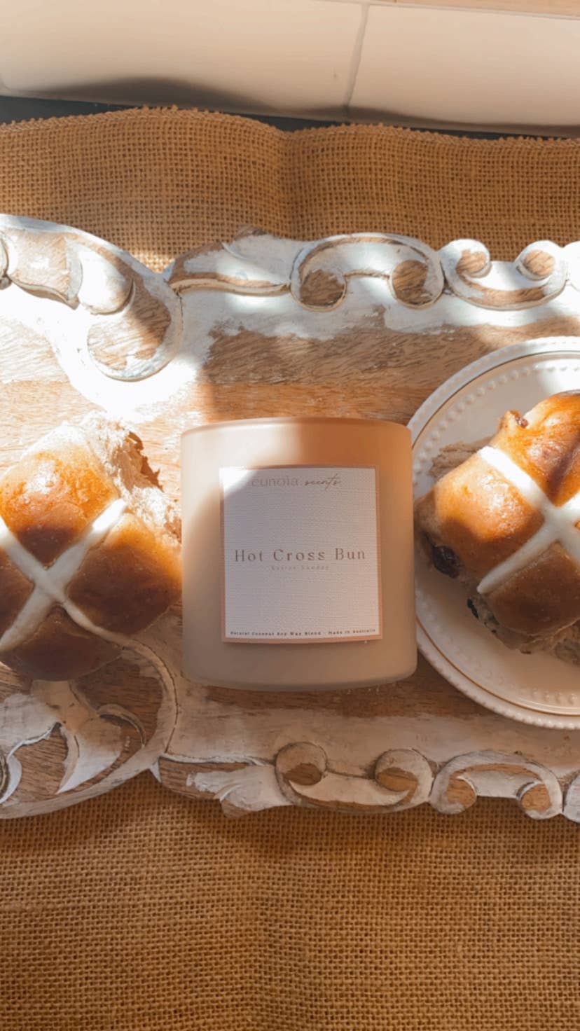 Hot Cross Bun Candle - Early March Drop