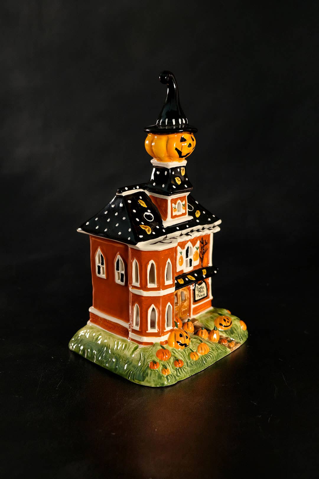 Pumpkin Patch Candle House - Arriving in Store September