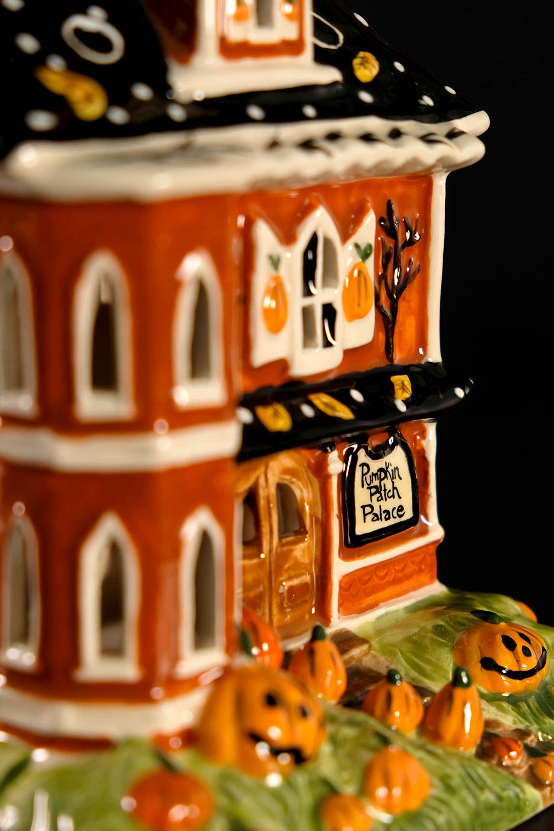 Pumpkin Patch Candle House - Arriving in Store September